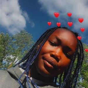 Meet your Posher, Christabelle